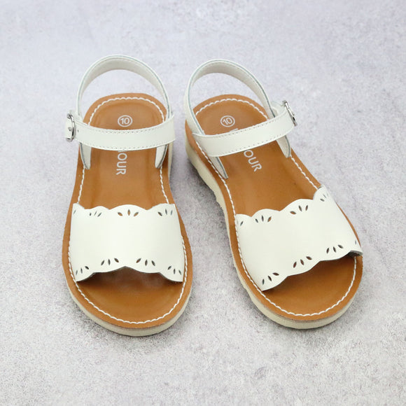 Toddler Girls Vintage Inspired Classic Scalloped Leather Sandal - Girls Open Toe Scalloped Sandal In White