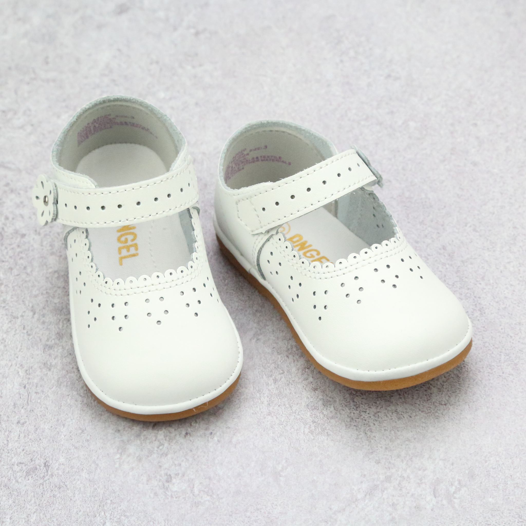 Angel Shoes Infant Girls A2020 White Leather Scalloped Mary Janes – Babychelle Angel Shoes Infant Girls A2020 White Leather Scalloped Mary Janes – Babychelle
