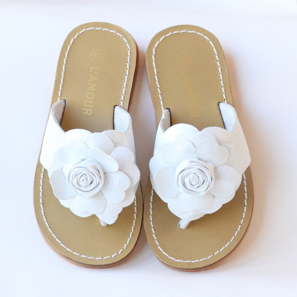 SIMPLY PETALS *NWT* Sandals/Thong Size 9M White w/ Gold Detail Flip Flops